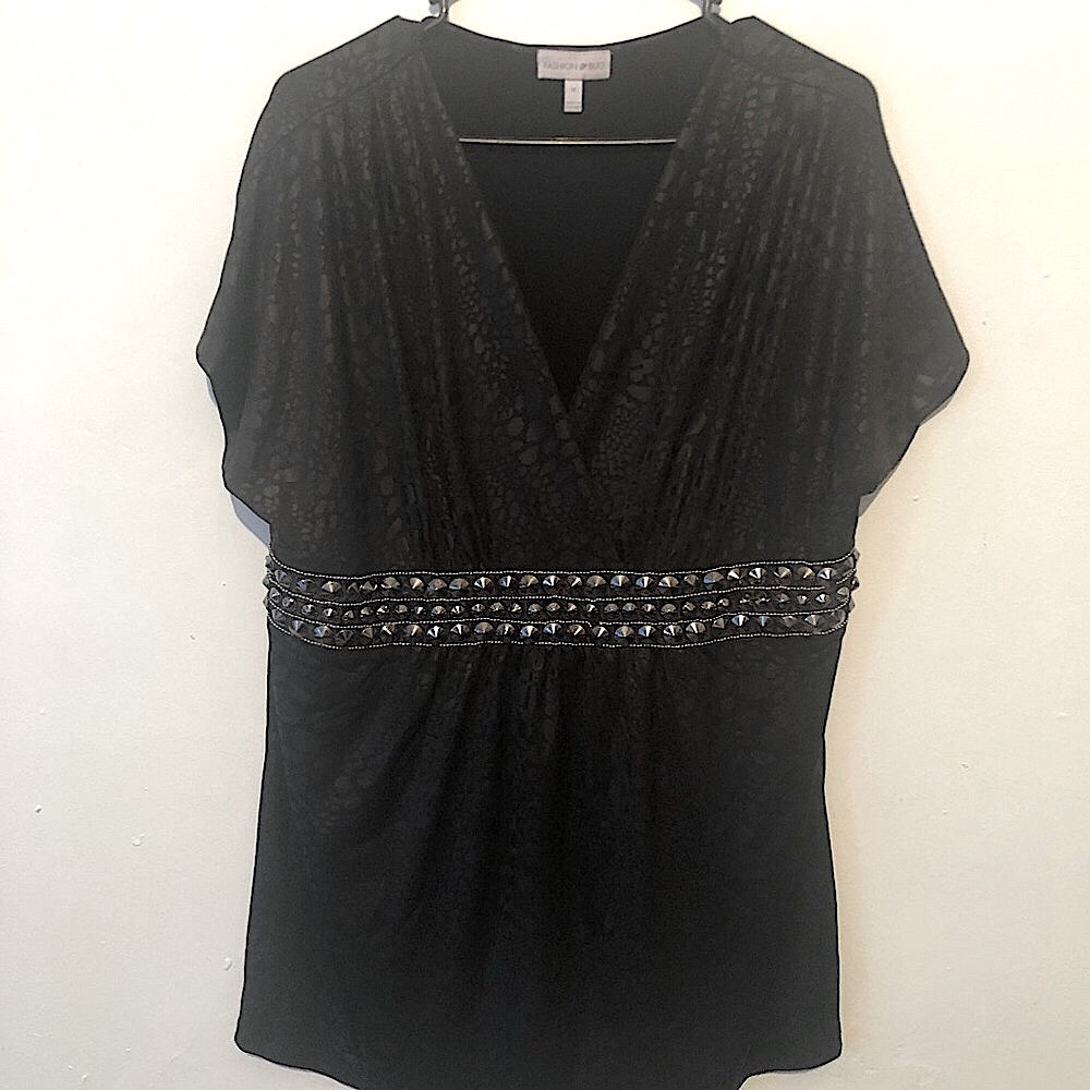 Fashion bug leather look top with studs sz 1X